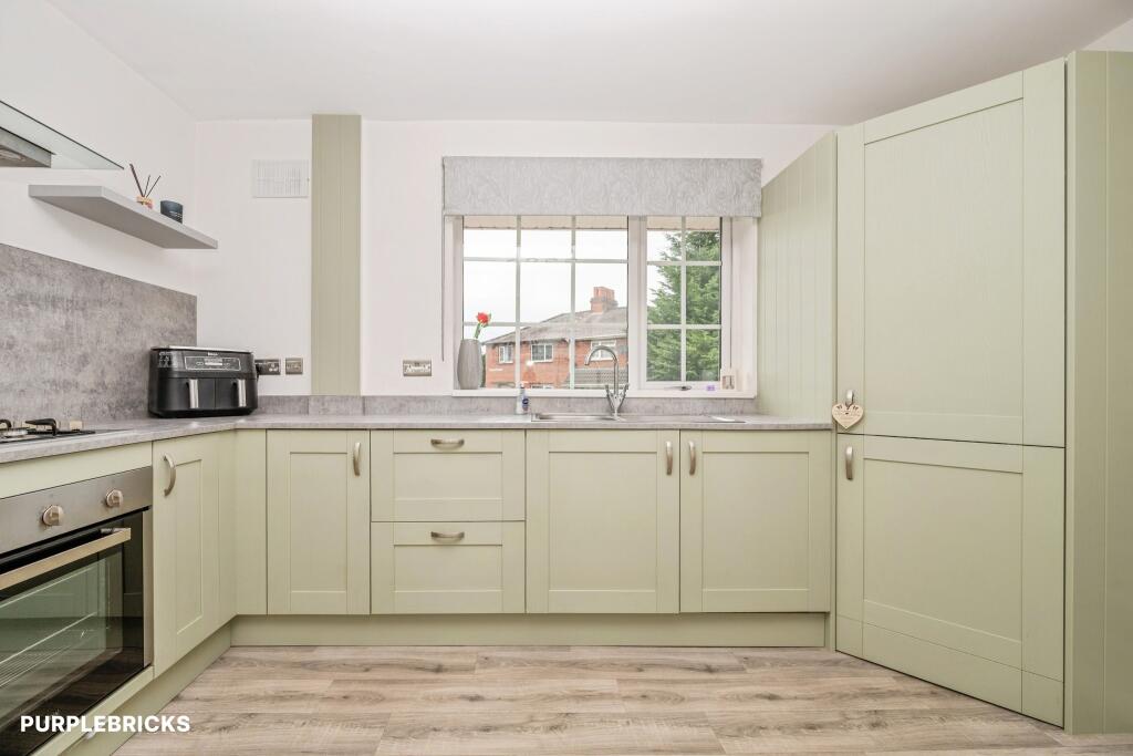 House in Dudley - View 5