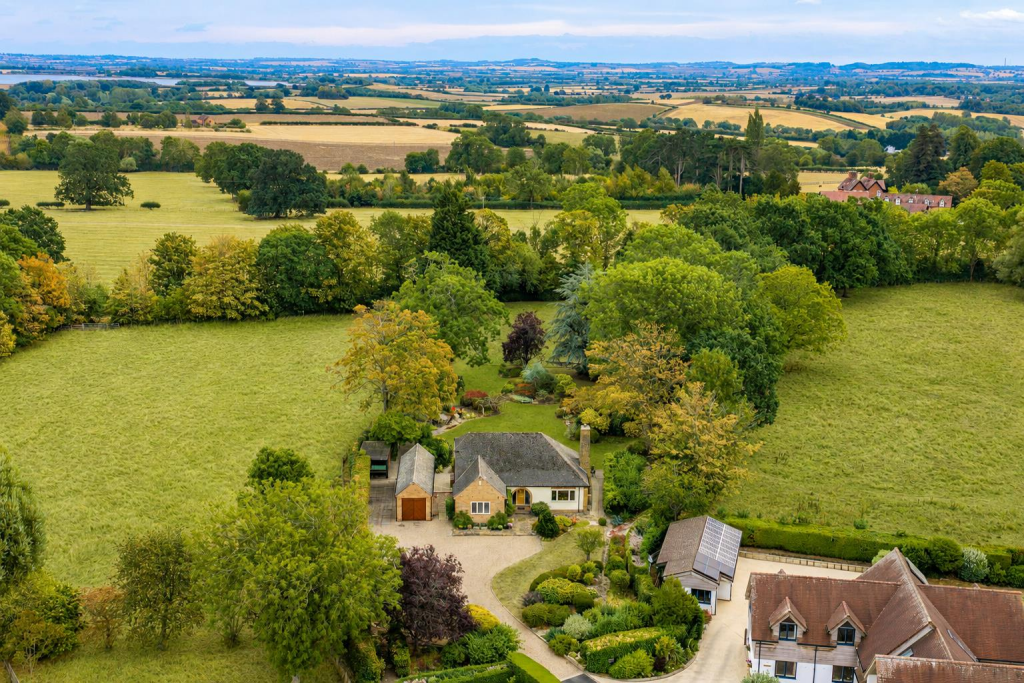 House in Rugby, Frankton - View 4