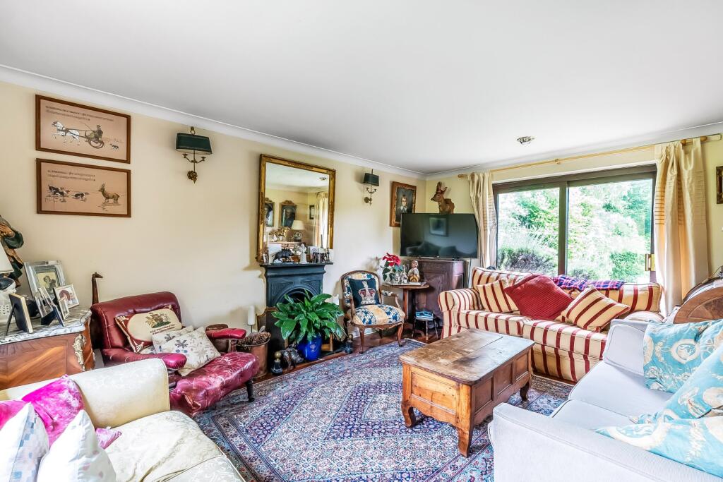 House in Guildford, Surrey - View 3