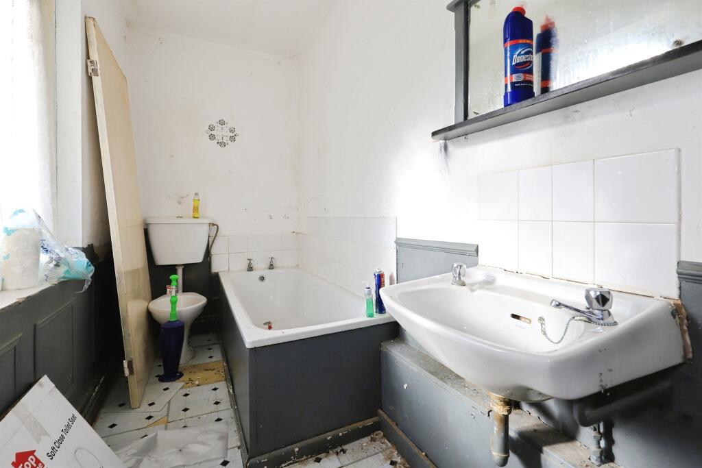 Apartment in Wolverhampton - More