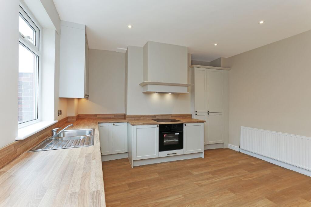 House in Wakefield - View 4
