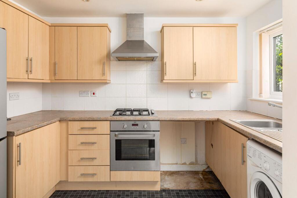 Apartment in Kingston upon Thames - More