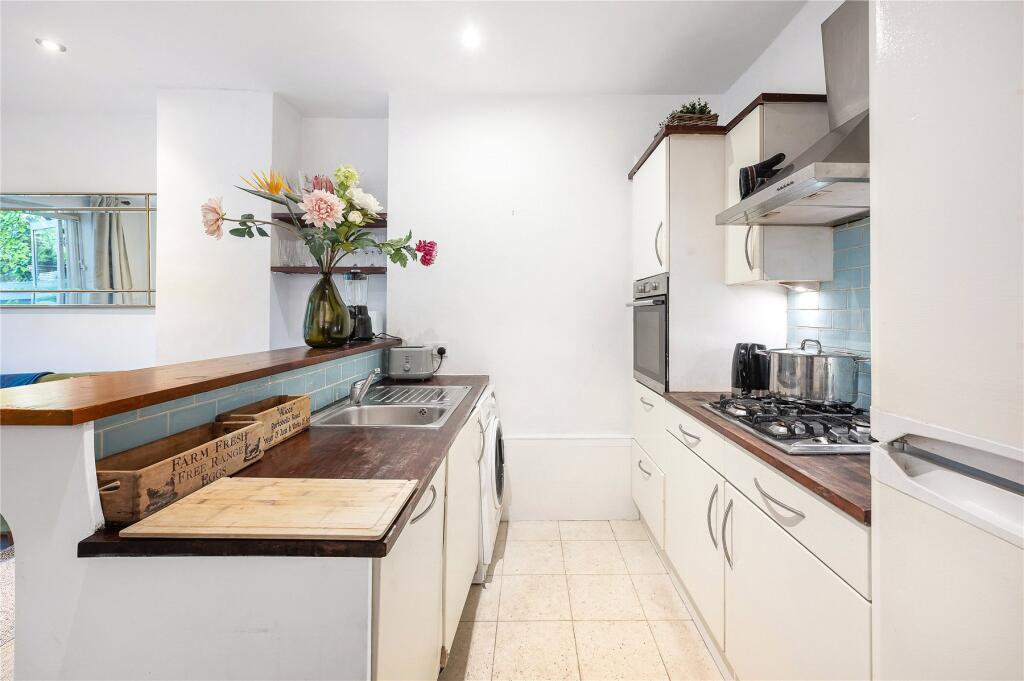Apartment in London, Lot's Village, Brompton - View 4