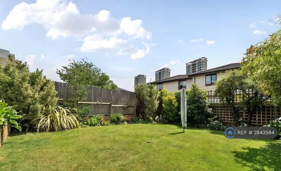 3 bedroom detached house for rent