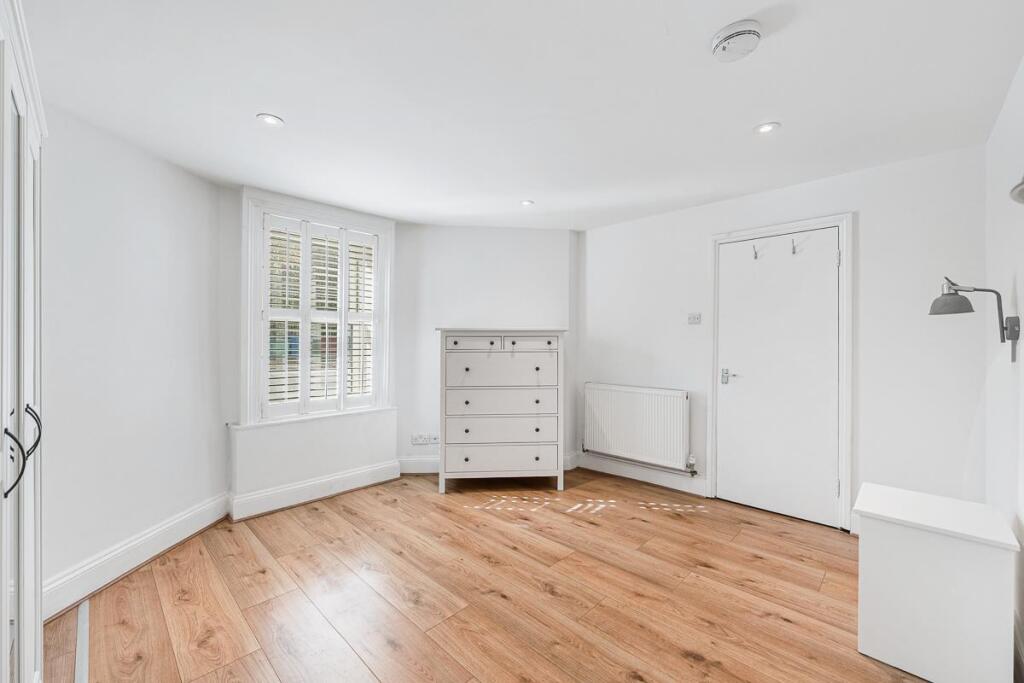 Apartment in London - View 5