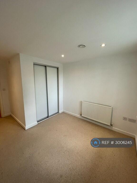 Apartment in Twickenham - View 5