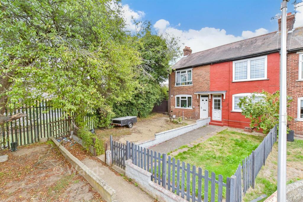 2-bed terraced on Parr Avenue, Gillingham, Kent, £149,000