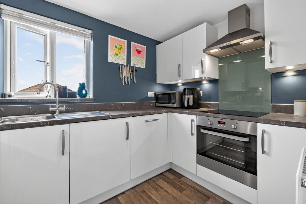 Apartment in Milton Keynes - View 5