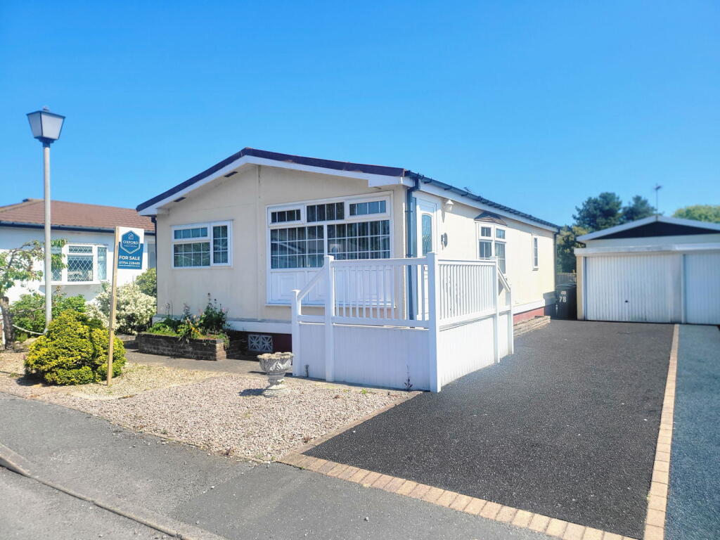 2-bed caravan on Four Seasons Park, Chapel St. Leonards, Skegness, PE24 5YZ, £140,000