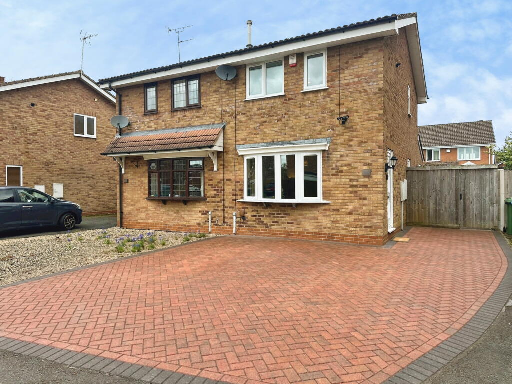 Main image of property: Gleneagles Road, Perton, Wolverhampton, WV6 7YN