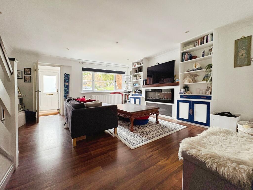 House in Guildford - View 2