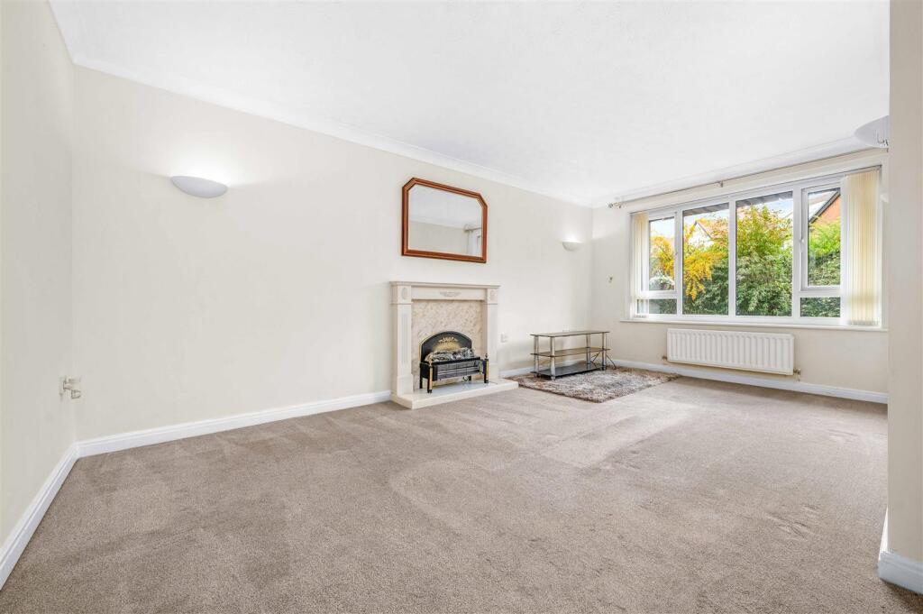 Additional image 4 of Chestnut Walk, Henley-In-Arden