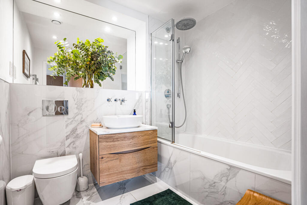 Apartment in London - View 5