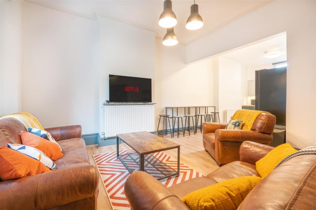 Main image of property: 425 Glossop Road, Broomhill, Sheffield