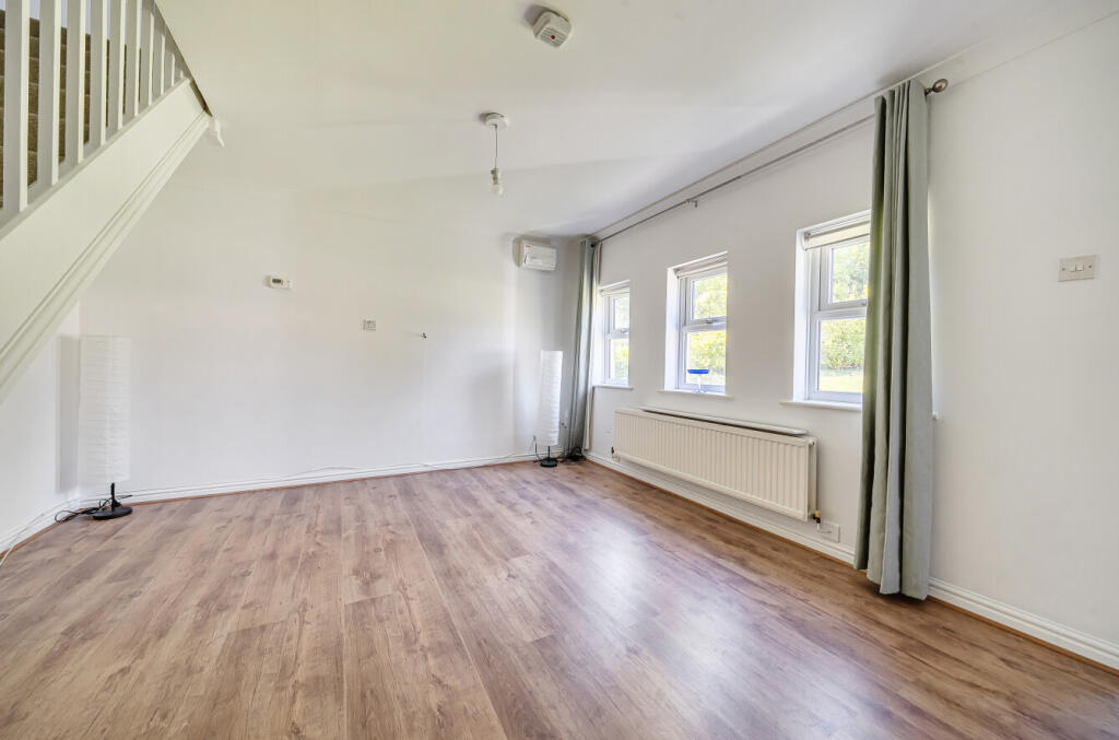 House in Winkfield, Bracknell Forest - View 2