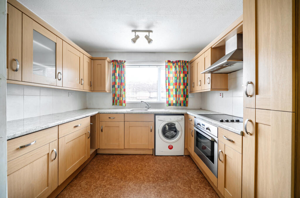 House in Yeovil, Somerset - View 2