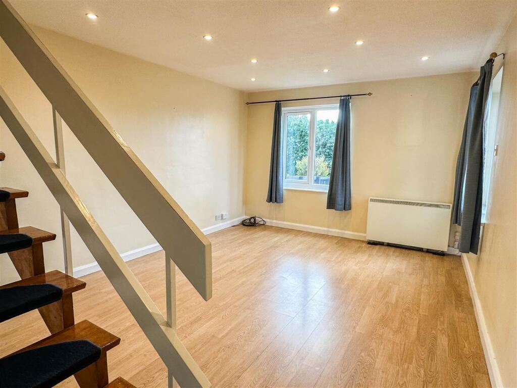 House in Malmesbury, Wiltshire - View 3