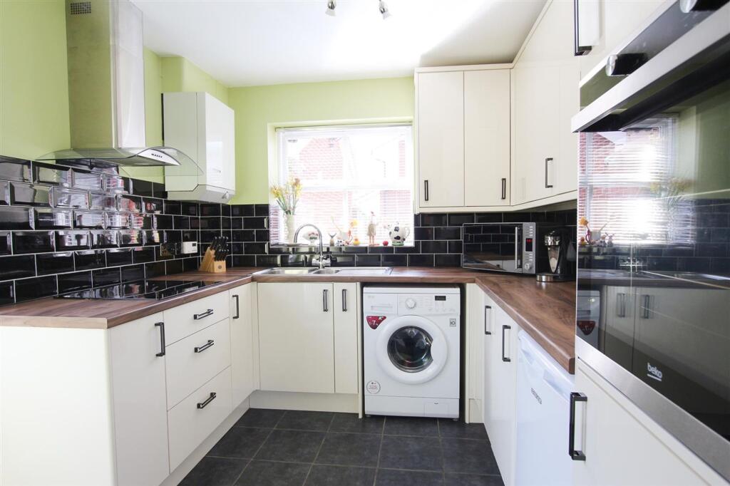 9 Winthropp Close, Malton, YO17 7FL photo 3