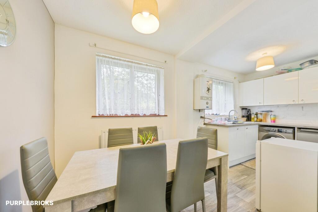 House in Stevenage, Broadwater - More