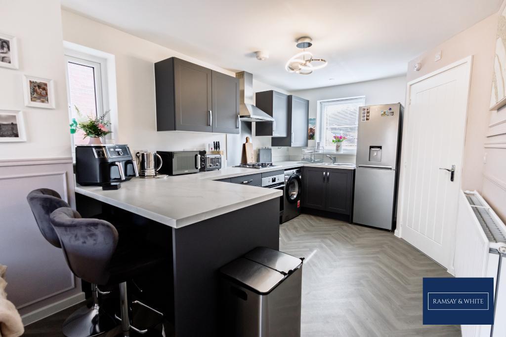 House in Merthyr Tydfil, Penyrheol, Town - View 3
