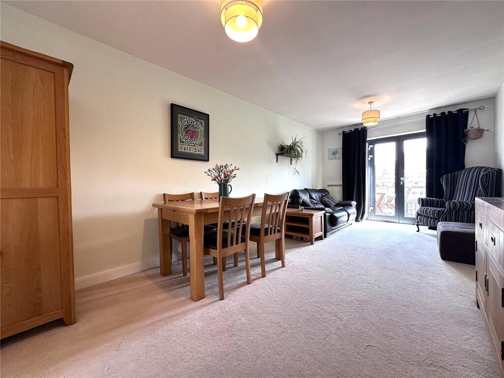 Apartment in Birmingham, West Midlands - View 2
