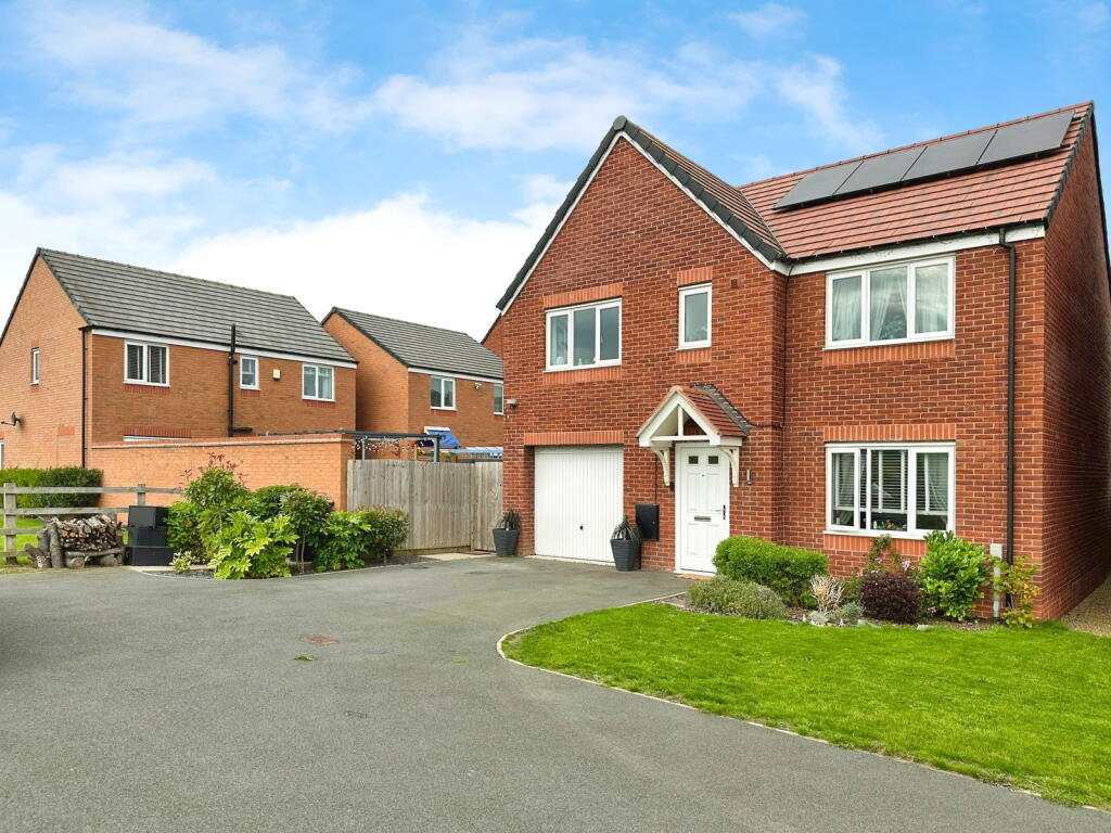 5-bed detached on Tigers Road, Fleckney, £385,000