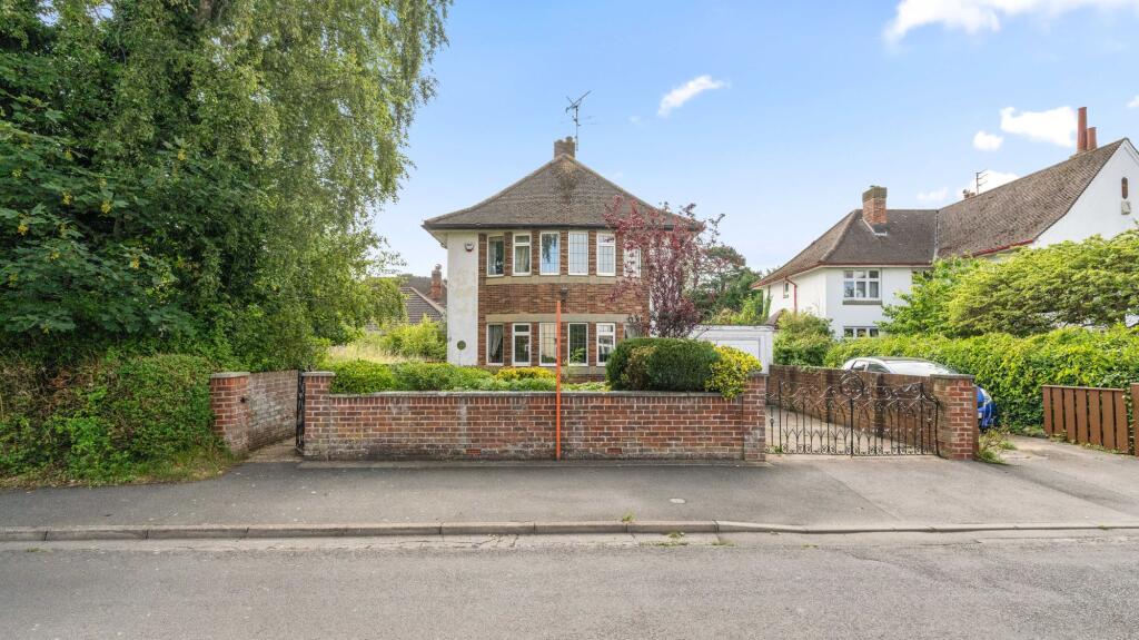 3-bed detached on Drummond Road, Skegness, PE25, £250,000