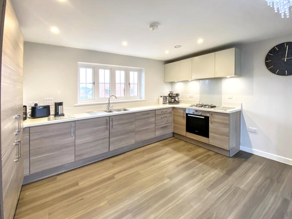 Apartment in Tonbridge - View 5
