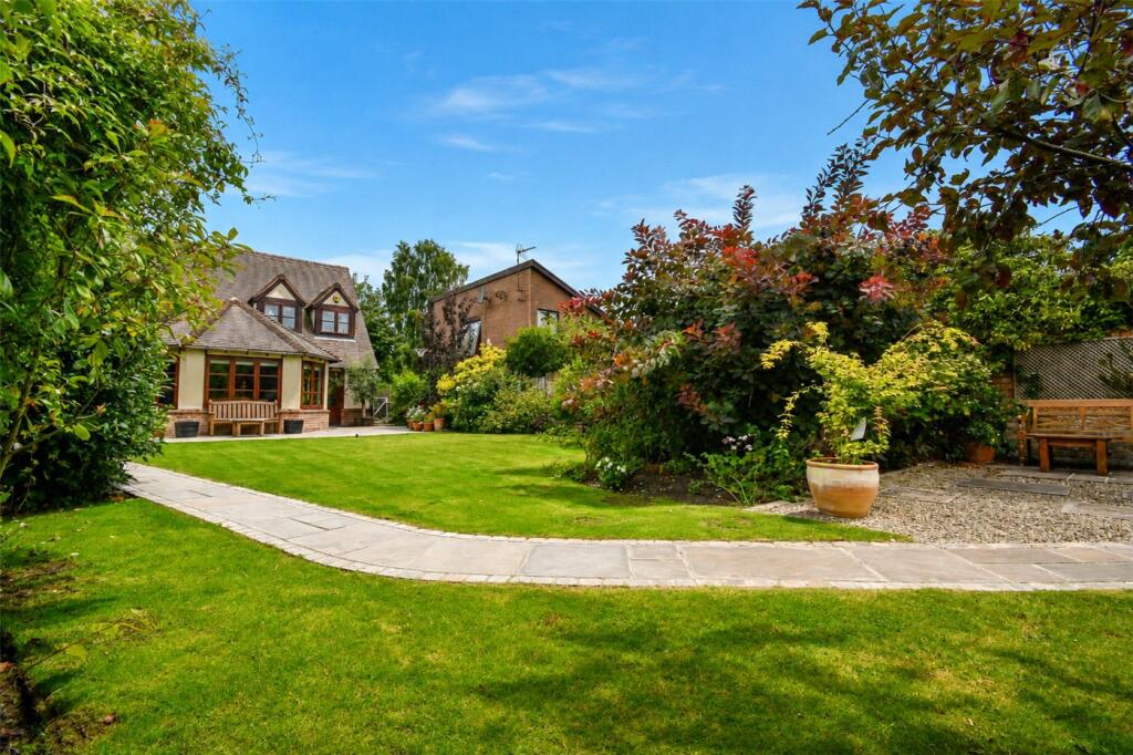 House in Wirral, Liverpool City Region - View 4