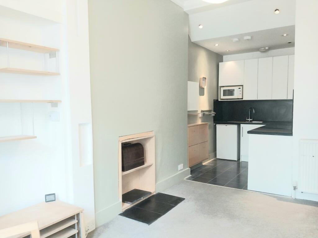 Apartment in Edinburgh - View 4