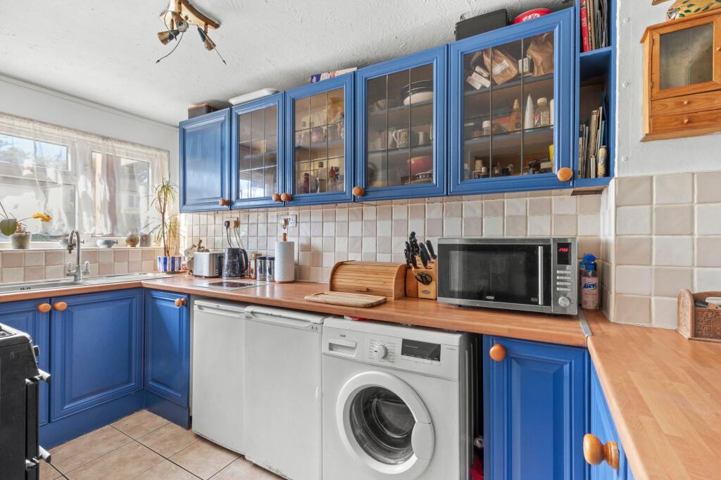 Apartment in Wooburn Green, Wooburn - View 2