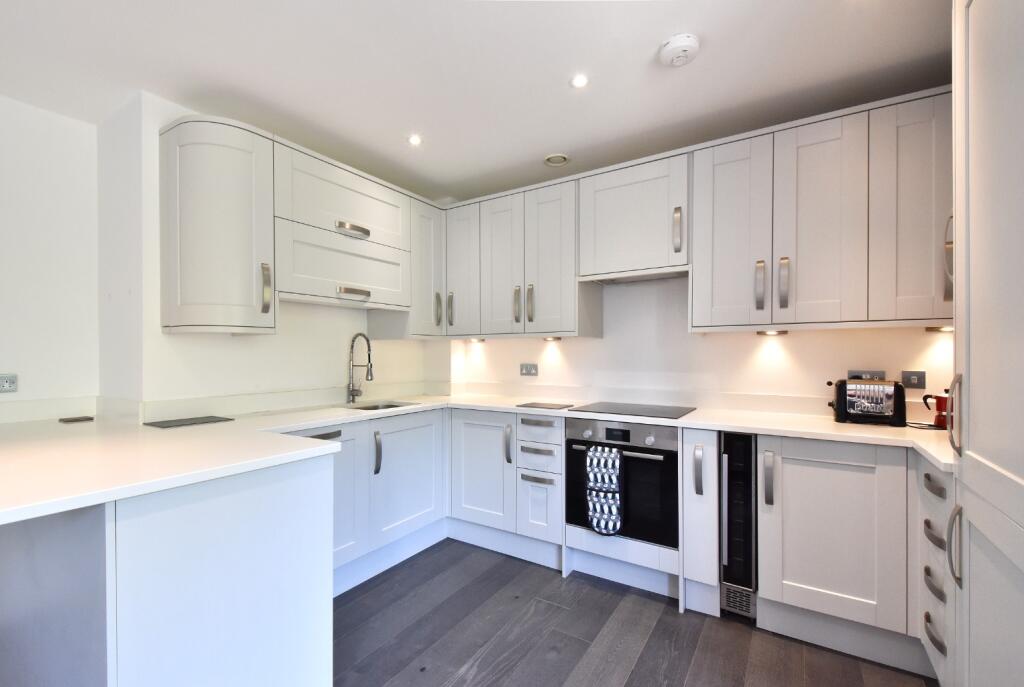 Apartment in London, Widmore Green, Bickley - View 5