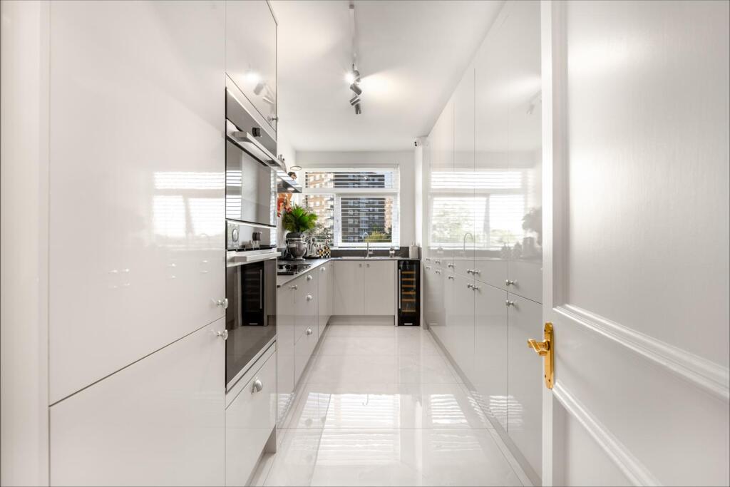 Apartment in London - View 2