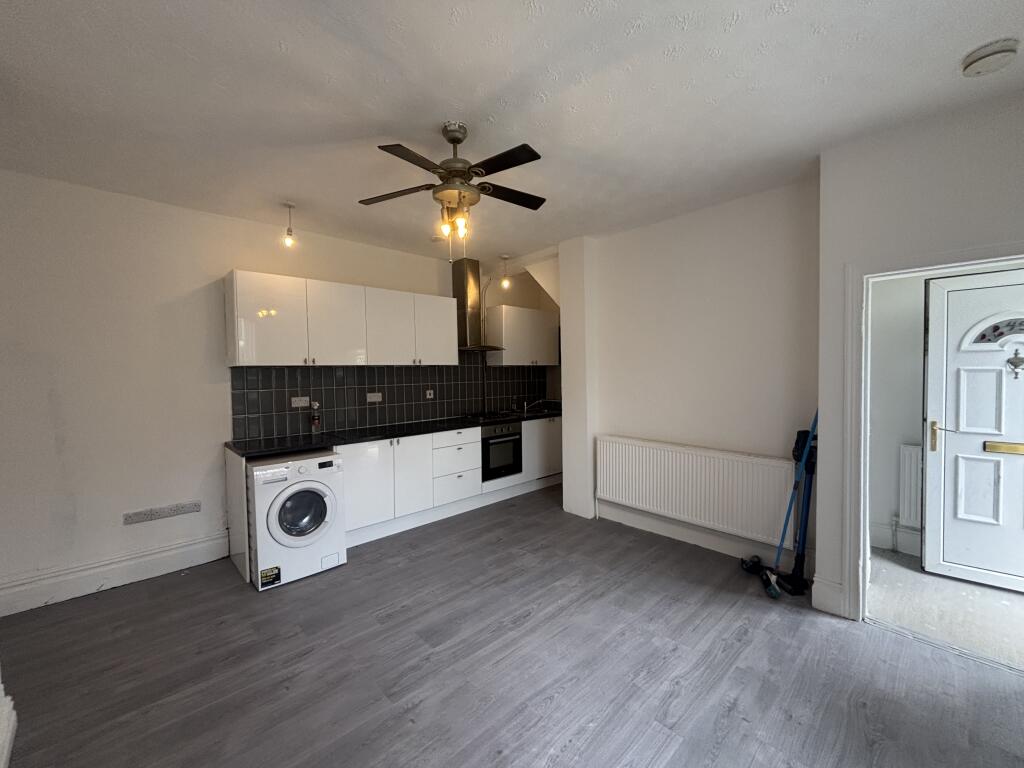 House in Huddersfield - View 2