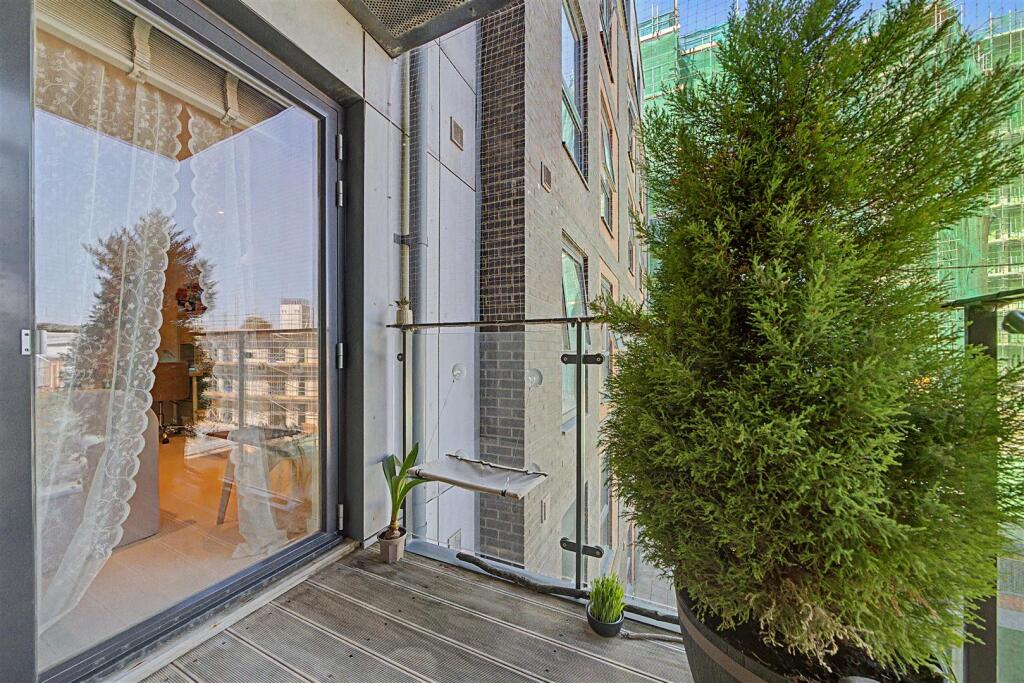 Apartment in Hove, Aldrington - View 5