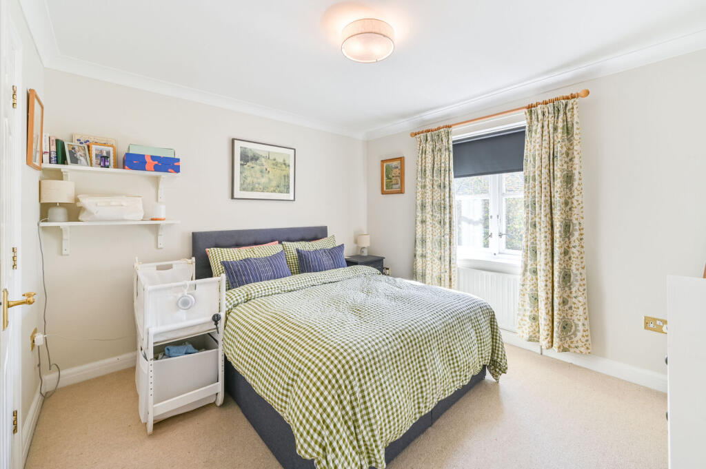 House in London, Tappesfield Estate, Nunhead - More