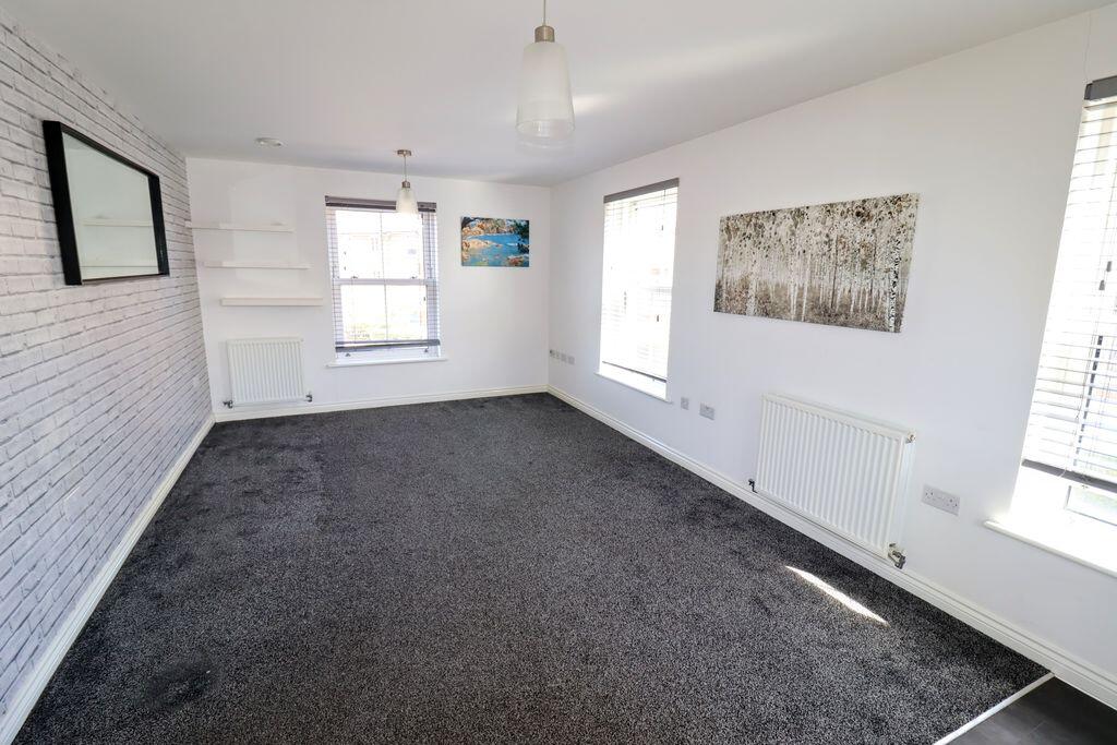 Apartment in Milton Keynes - View 3