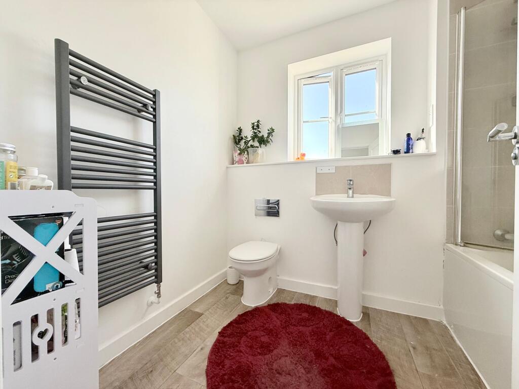 House in Luton - View 4