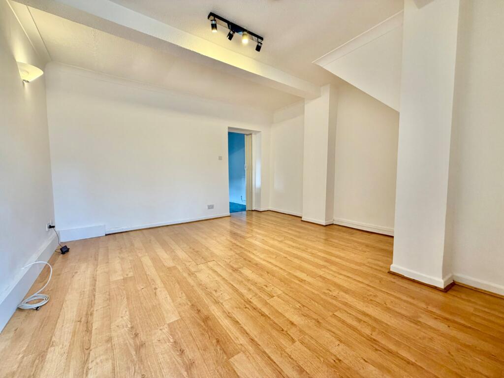 House in Worcester - View 2