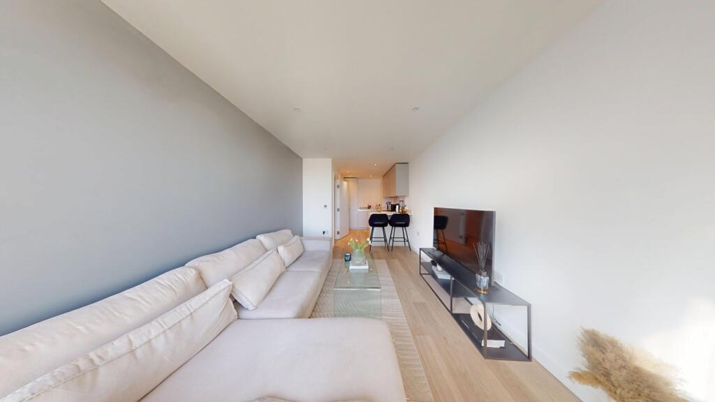 Main image of property: Pinnacle Apartments, 11 Saffron Central Square, Wellesley Road, CR0