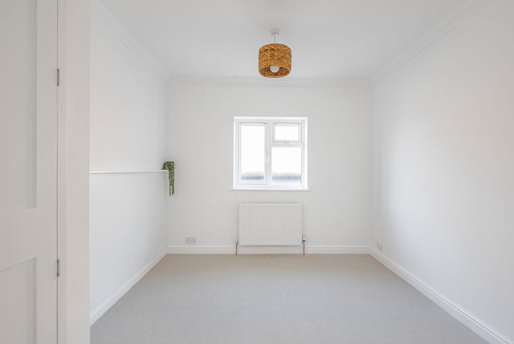 Stanmer Avenue, Saltdean, BN2 - More