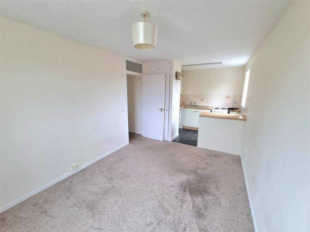 Sunbeam Way, Alverstoke, Gosport photo 2