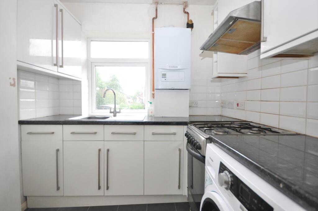 Apartment in Cheltenham, Kingsditch, Hesters Way - View 3