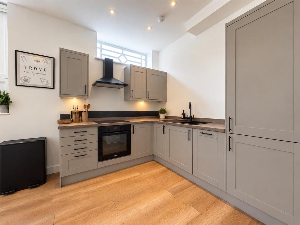 Apartment in Stockport - View 4
