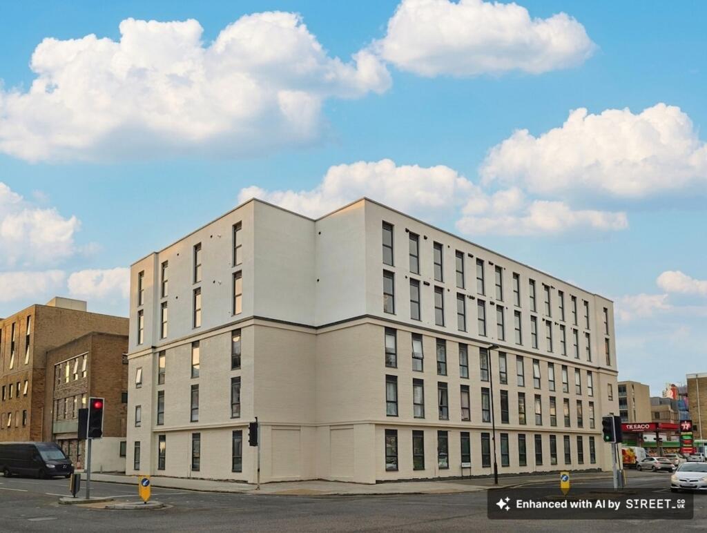 Main image of property: 52 Clarendon Apartments, Canal Walk, Southampton SO14 3BT
