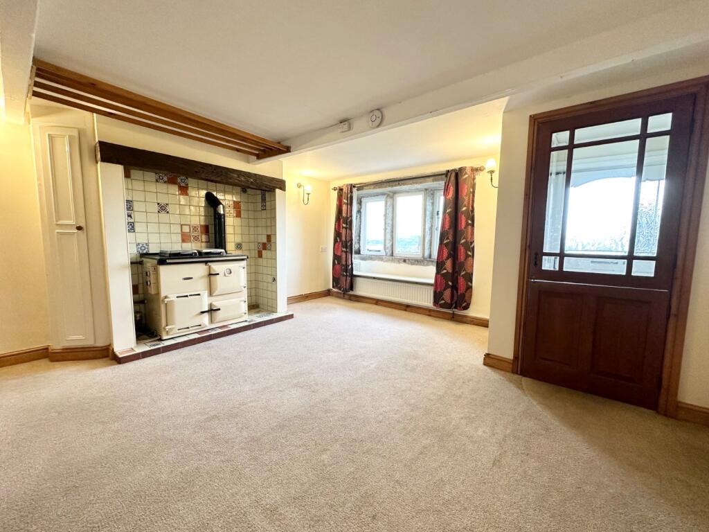 House in Huddersfield - View 2