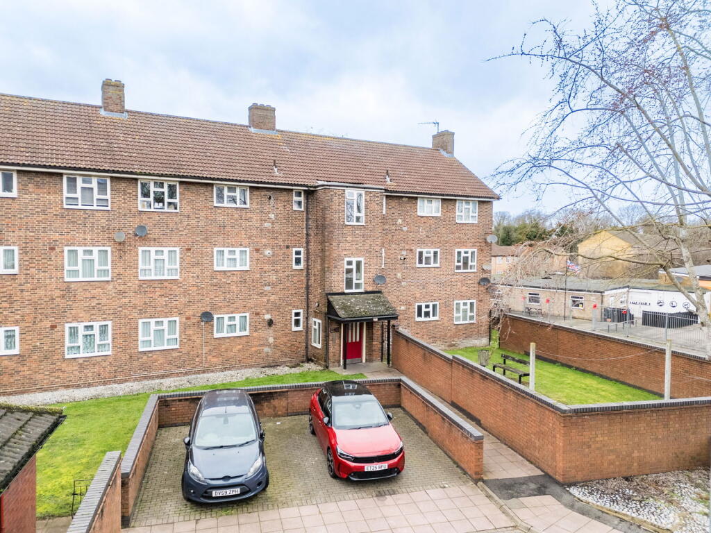Main image of property: Faymore Gardens, South Ockendon, RM15 5NN