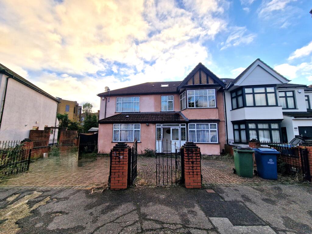 Main image of property: Kenton Park Close, Harrow