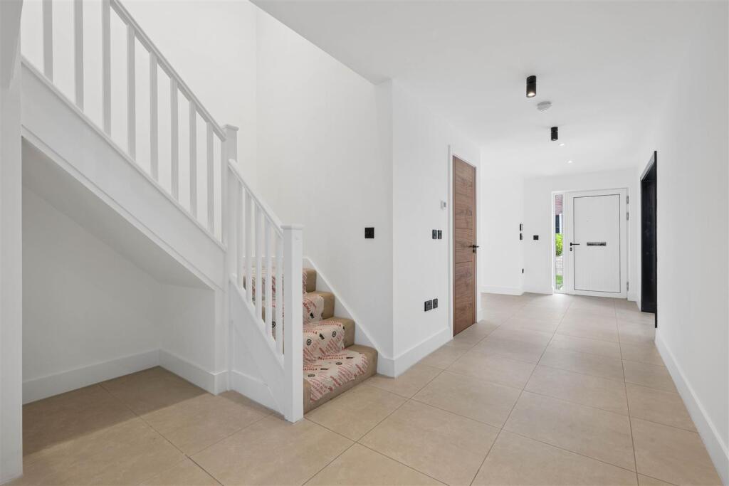 House in Wilmslow, Lacey Green, Colshaw Farm - More