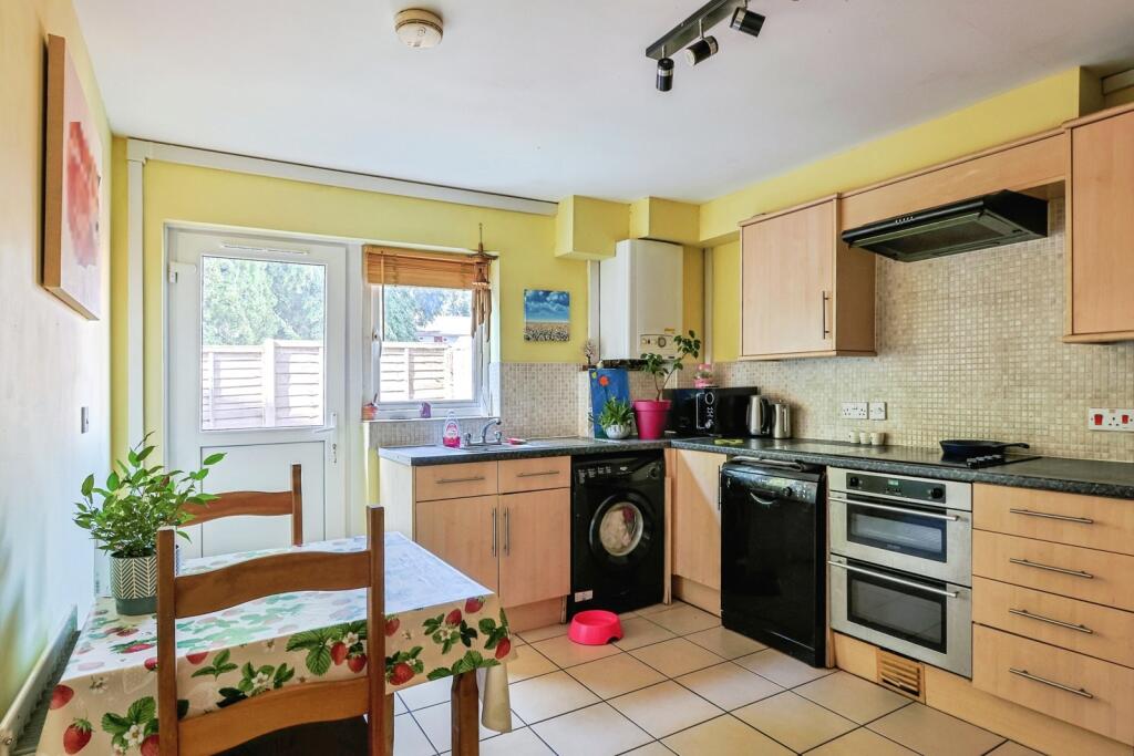 Bartlett Way, Poole, Dorset, BH12 photo 4